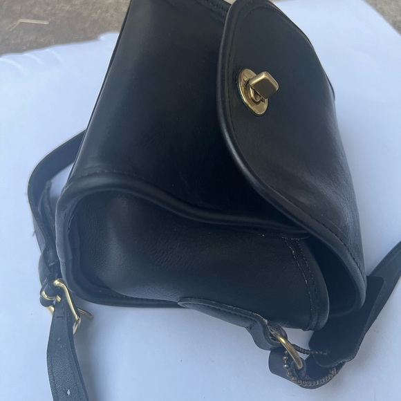 Vintage Coach Emmie Flap leather Bag - Picture 9 of 11